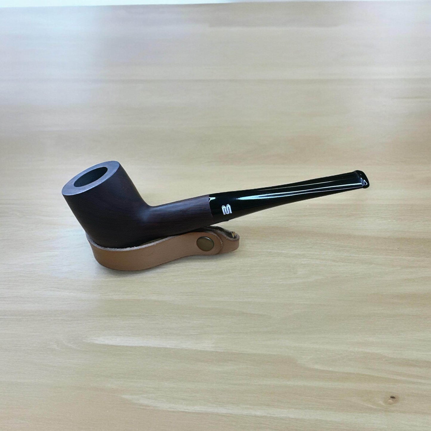 Billiard Ebenholts Tobakspipa – Handgjord Elegans till Ett Prisvärt Pris - Pipe-Shop.se