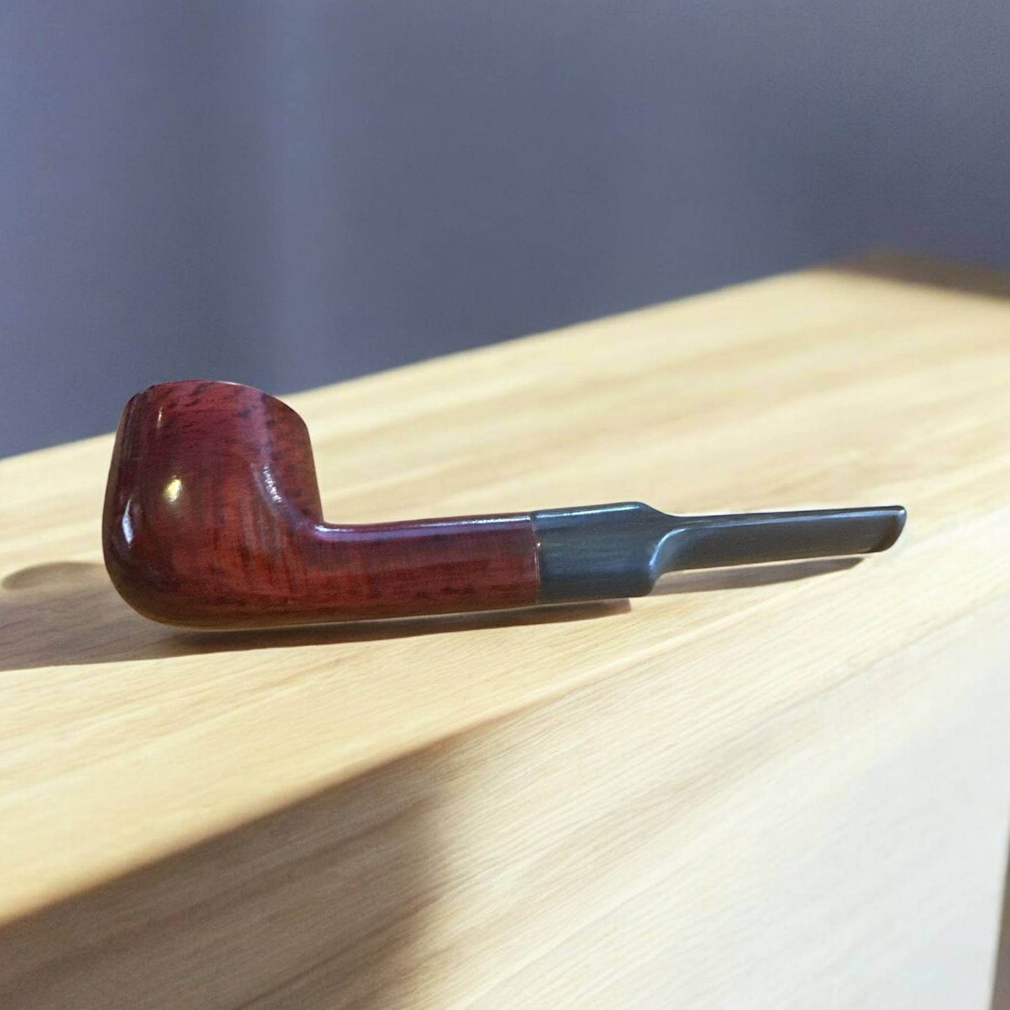 Billiard Träpipa – Walnut Brown/Red Polished | Tidlös stil och funktion - Pipe-Shop.se