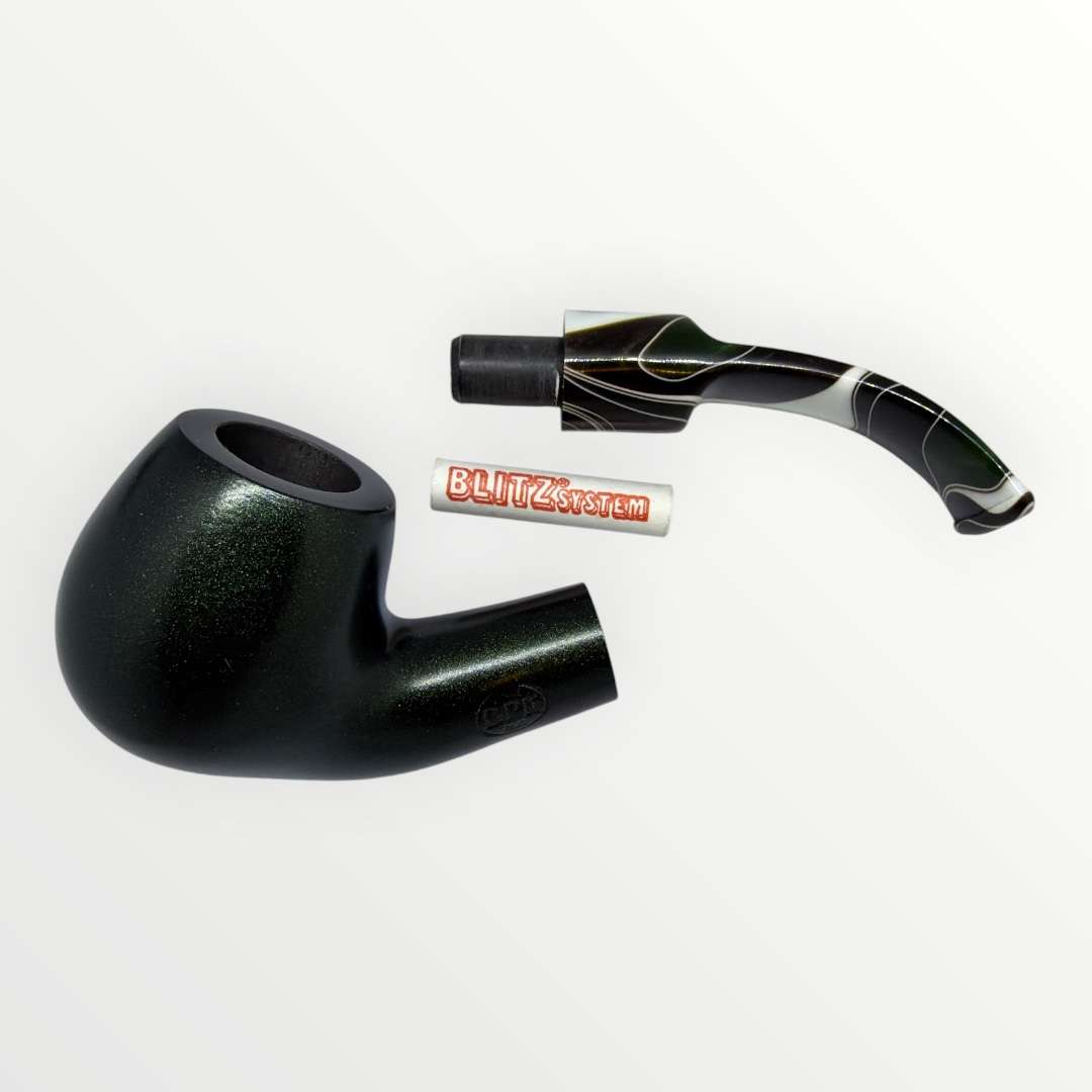 Blitz Metallic Green Bent Apple med demonterat munstycke och Blitz 9 mm-filter.
