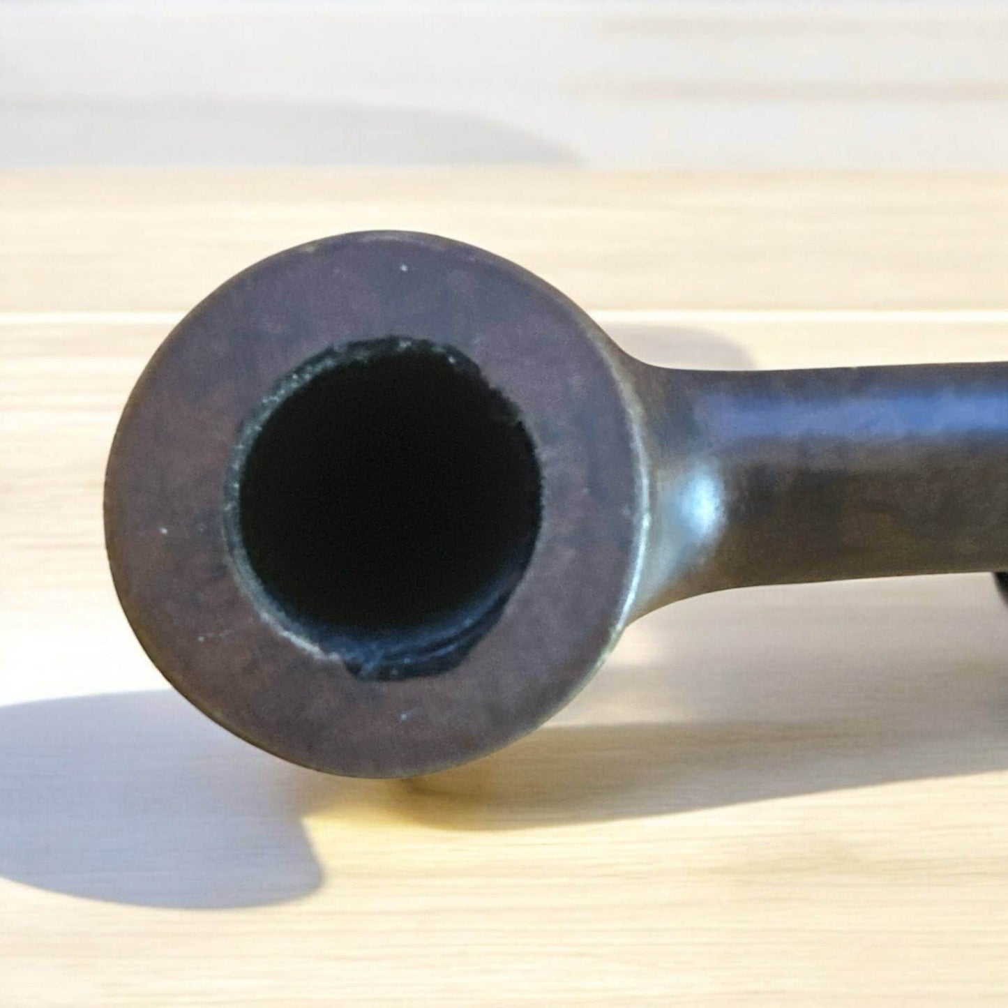 Brandy Träpipa – Walnut Brown Matte | Halvböjd Tobakspipa i Klassisk Design - Pipe-Shop.se
