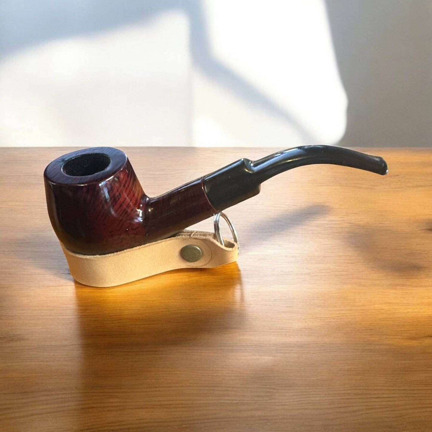 Brandy Träpipa – Walnut Brown/Red Polished | Stilren Halvböjd Tobakspipa - Pipe-Shop.se