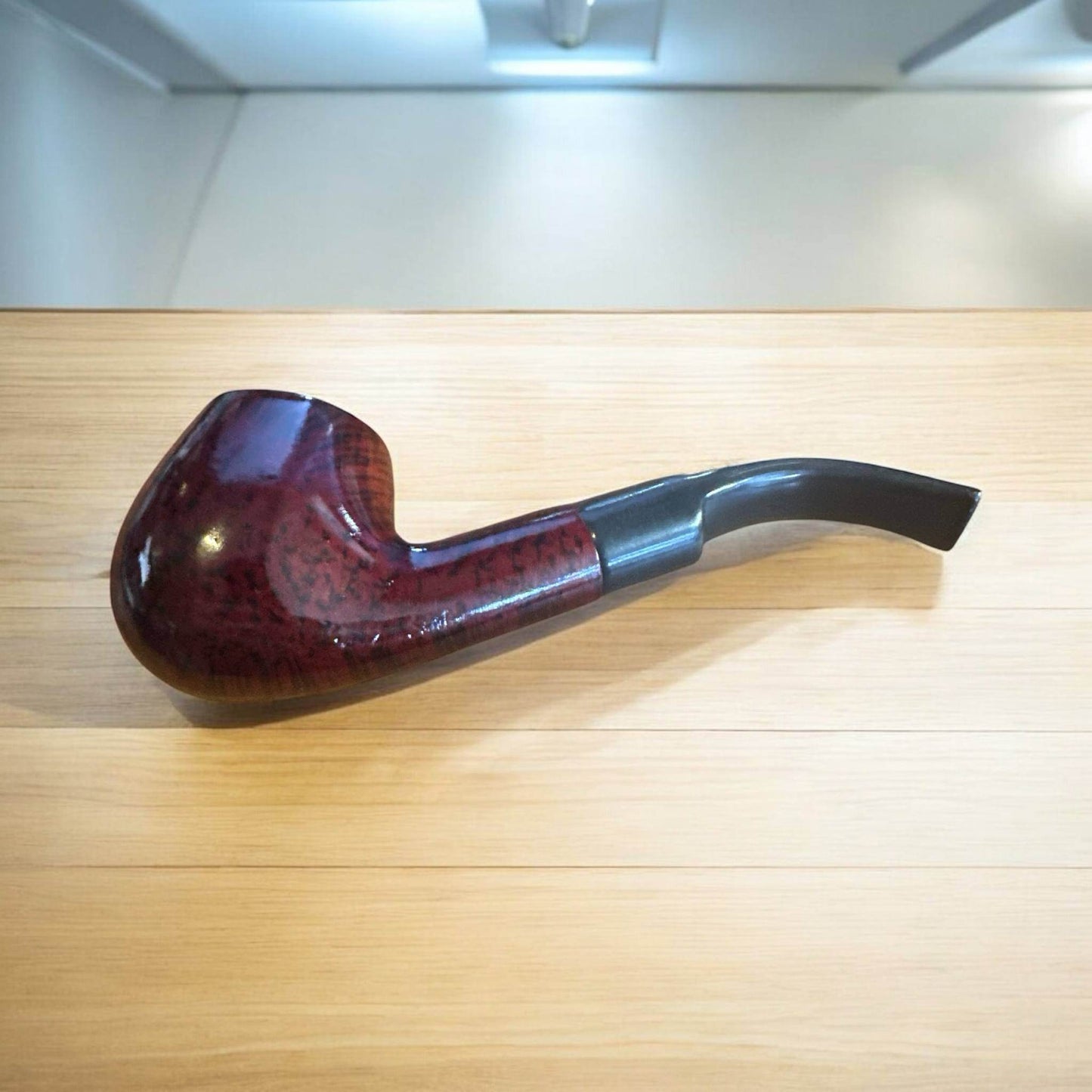 Brandy Träpipa – Walnut Brown/Red Polished | Stilren Halvböjd Tobakspipa - Pipe-Shop.se