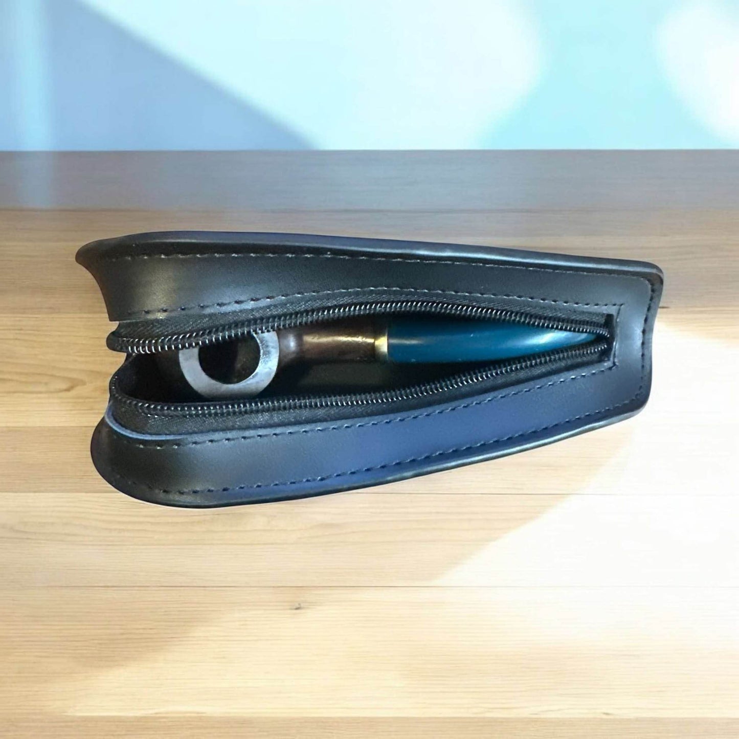 Exklusiv Pipväska i Äkta Läder – Skydda Din Pipa Med Stil (Brun & Svart) - Pipe-Shop.se