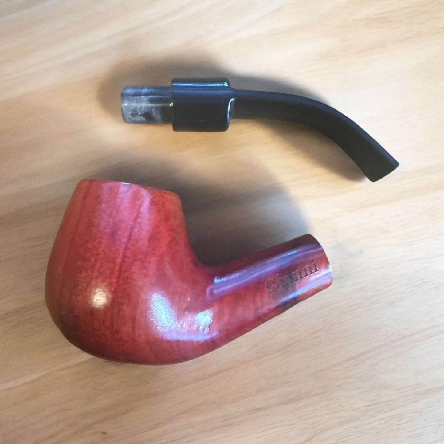 Gianni Billiard Apple Böjd Pipa i Briar – Klassisk Skönhet och Utmärkt Komfort - Pipe-Shop.se