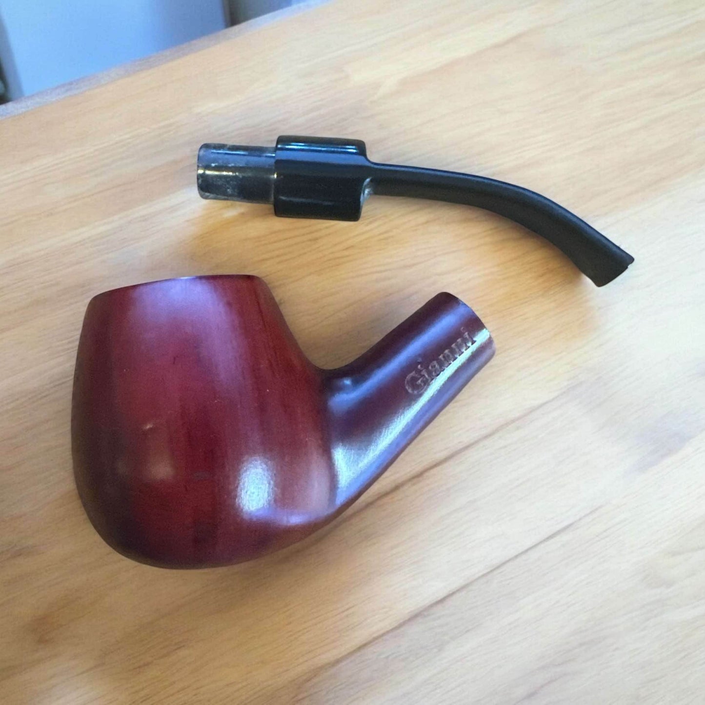 Gianni Billiard Bent Apple Tobakspipa – Italienskt Hantverk i Perfekt Balans - Pipe-Shop.se