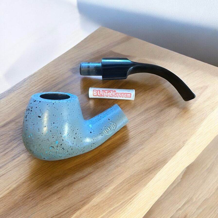 Pipa DOTS Grey/Black/Turquoise 7366 – Stilren 9 mm Filterpipa i Pearwood - Pipe-Shop.se