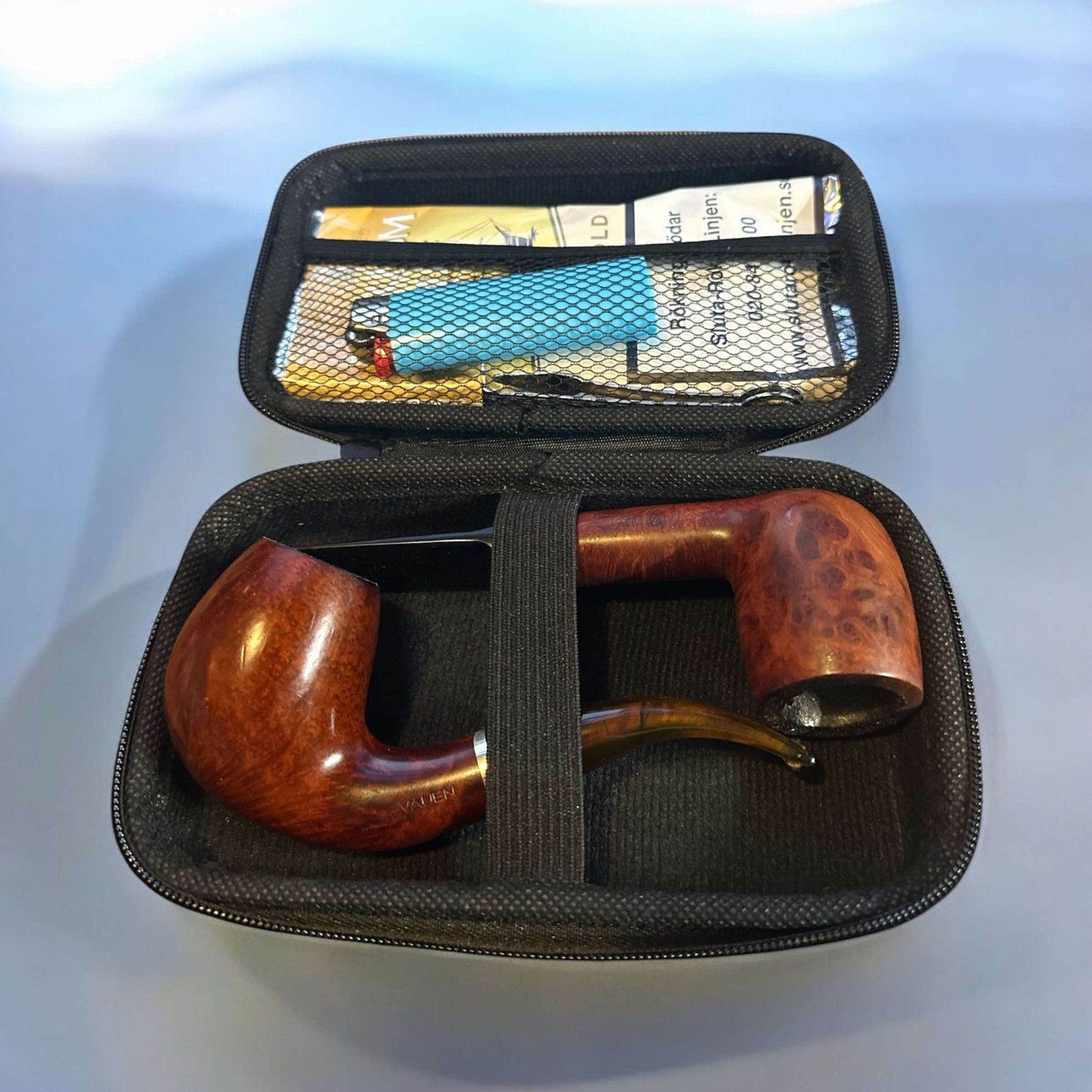 Pipfodral för 2 Pipor med Utrymme för Tobak och Verktyg – Hårt Material med Dragkedja - Pipe-Shop.se