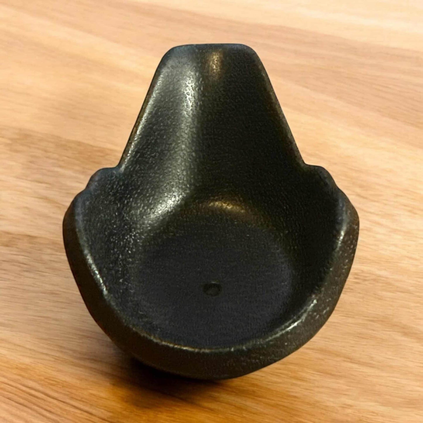 Pipställ i Stabil Plast – Perfekt för Större och Längre Pipor - Pipe-Shop.se
