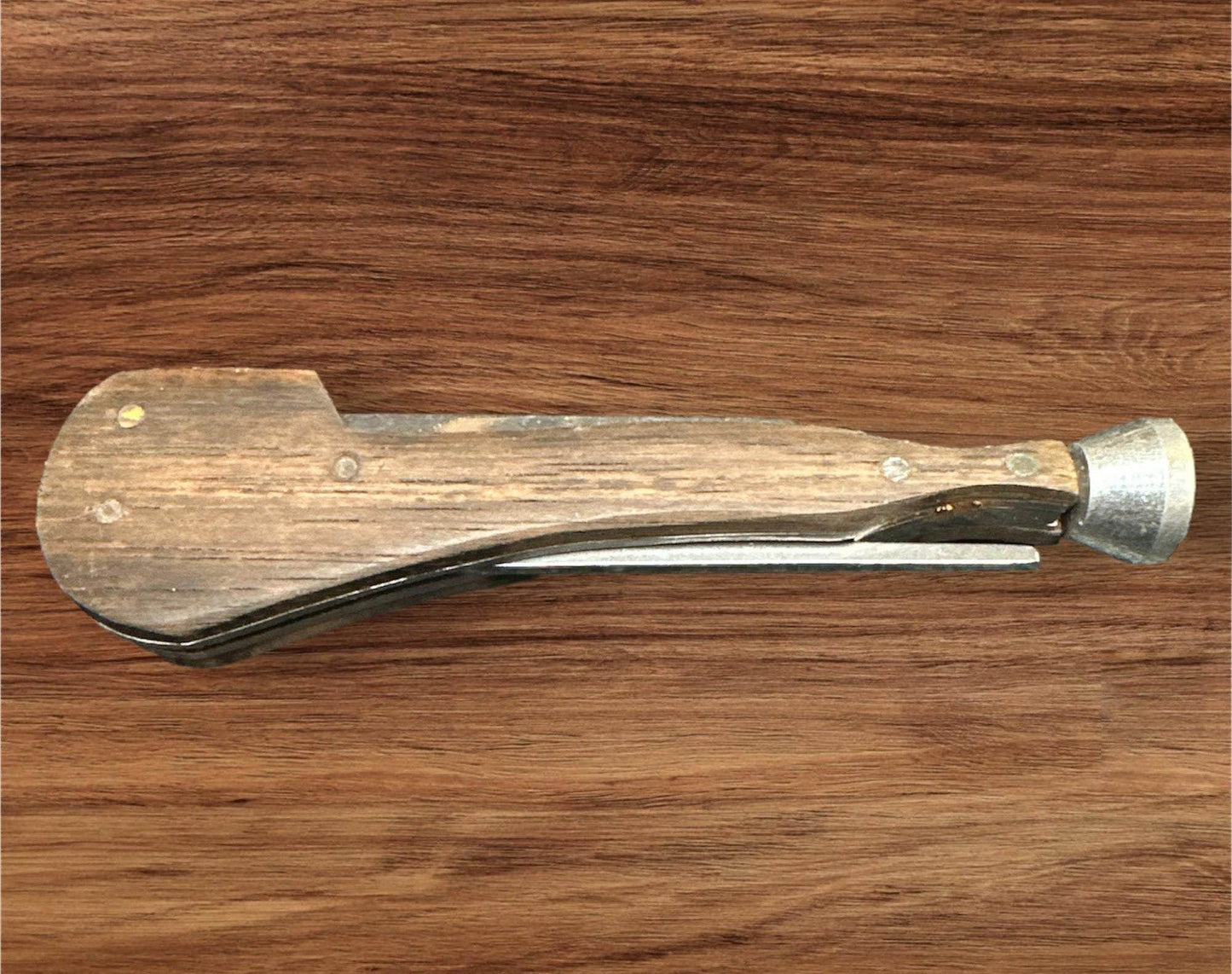 Pipverktyg i Form av en Pipa – Stilfullt och Praktiskt Tillbehör för Piprökare - Pipe-Shop.se