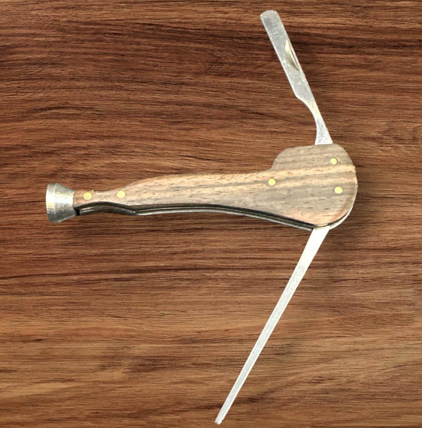 Pipverktyg i Form av en Pipa – Stilfullt och Praktiskt Tillbehör för Piprökare - Pipe-Shop.se