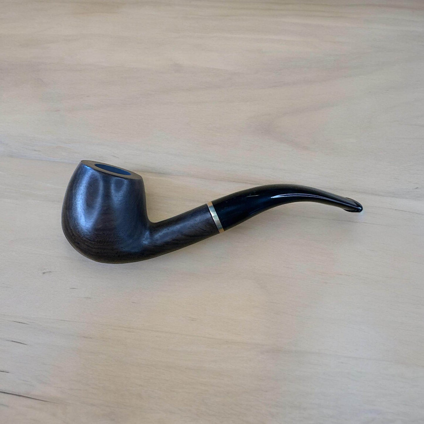 Solid Tobakspipa i Ebenholts – Klassisk Elegans för Rökning - Pipe-Shop.se