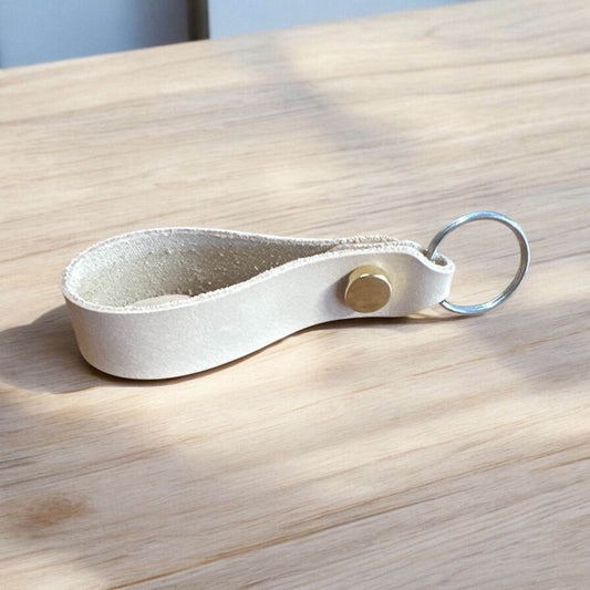 Pipställ med Nyckelring i Läder – Elegant och Praktiskt Förvaring av Din Pipa - Pipe-Shop.se