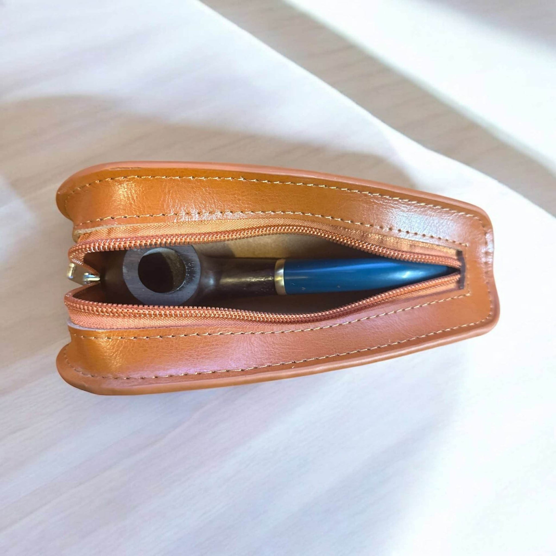 Exklusiv Pipväska i Äkta Läder – Skydda Din Pipa Med Stil (Brun & Svart) - Pipe-Shop.se