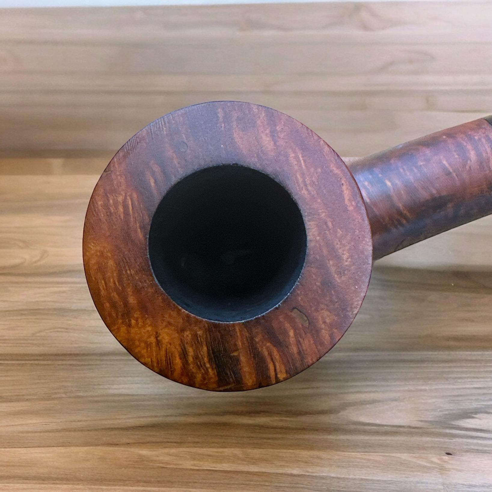 Kenvelo Pipa Böjd 6958 – Klassisk Design för Enastående Piprökning - Pipe-Shop.se