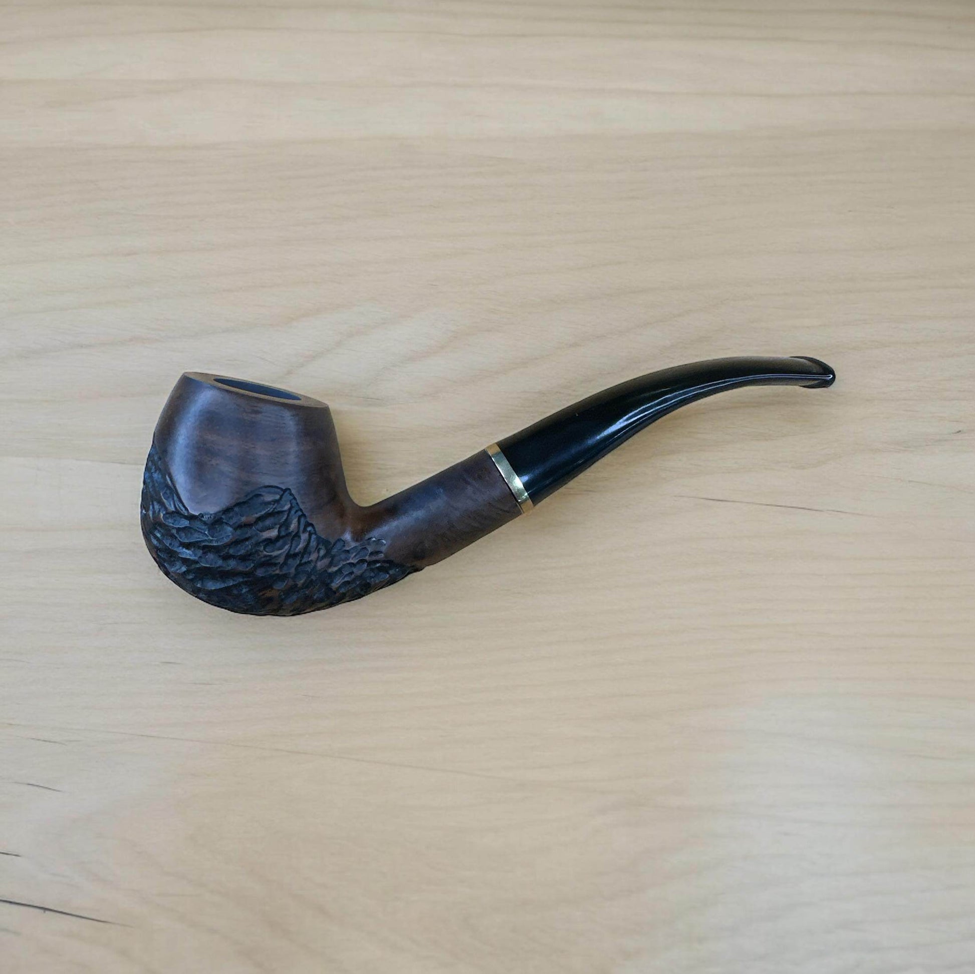 Solid träpipa med Mönster – Tillverkad i Ebenholts för Elegant Rökning - Pipe-Shop.se